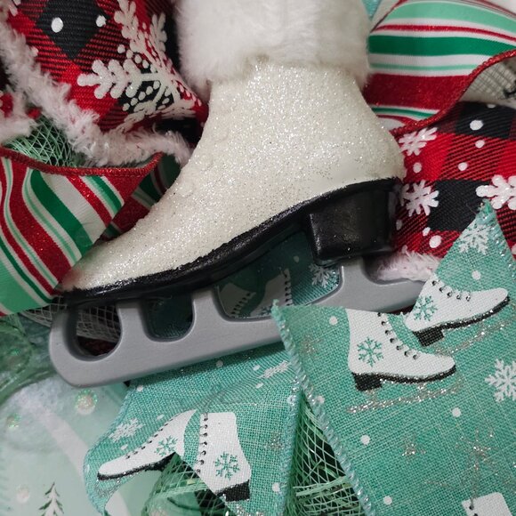 ⛸️🎄 "I'll Be Gnome for Christmas" Winter Wreath 🎄⛸️ - Picture 2 of 6